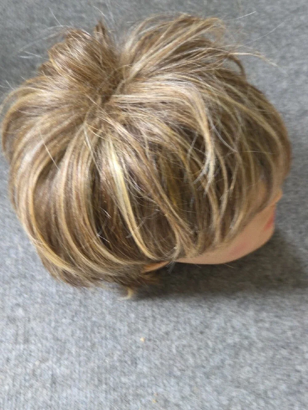 Hairdo natural looking